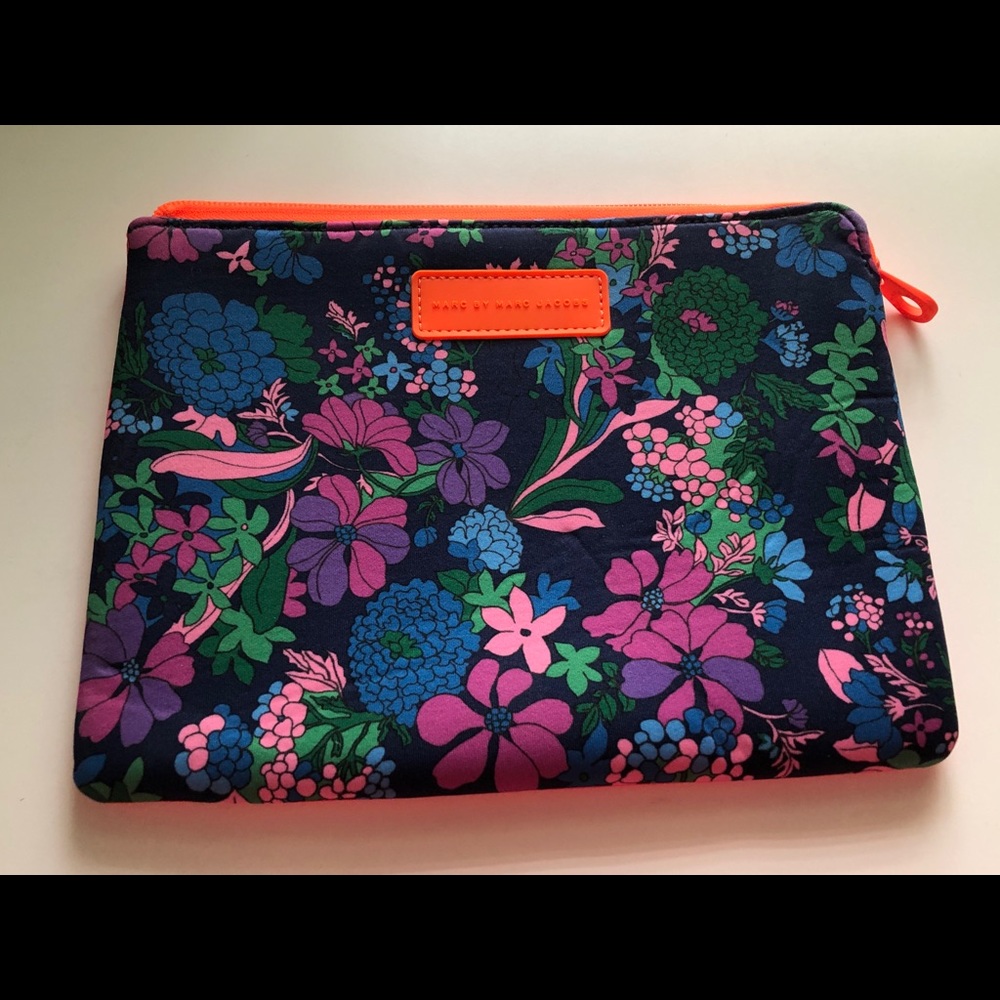 MBMJ iPad/tablet sleeve